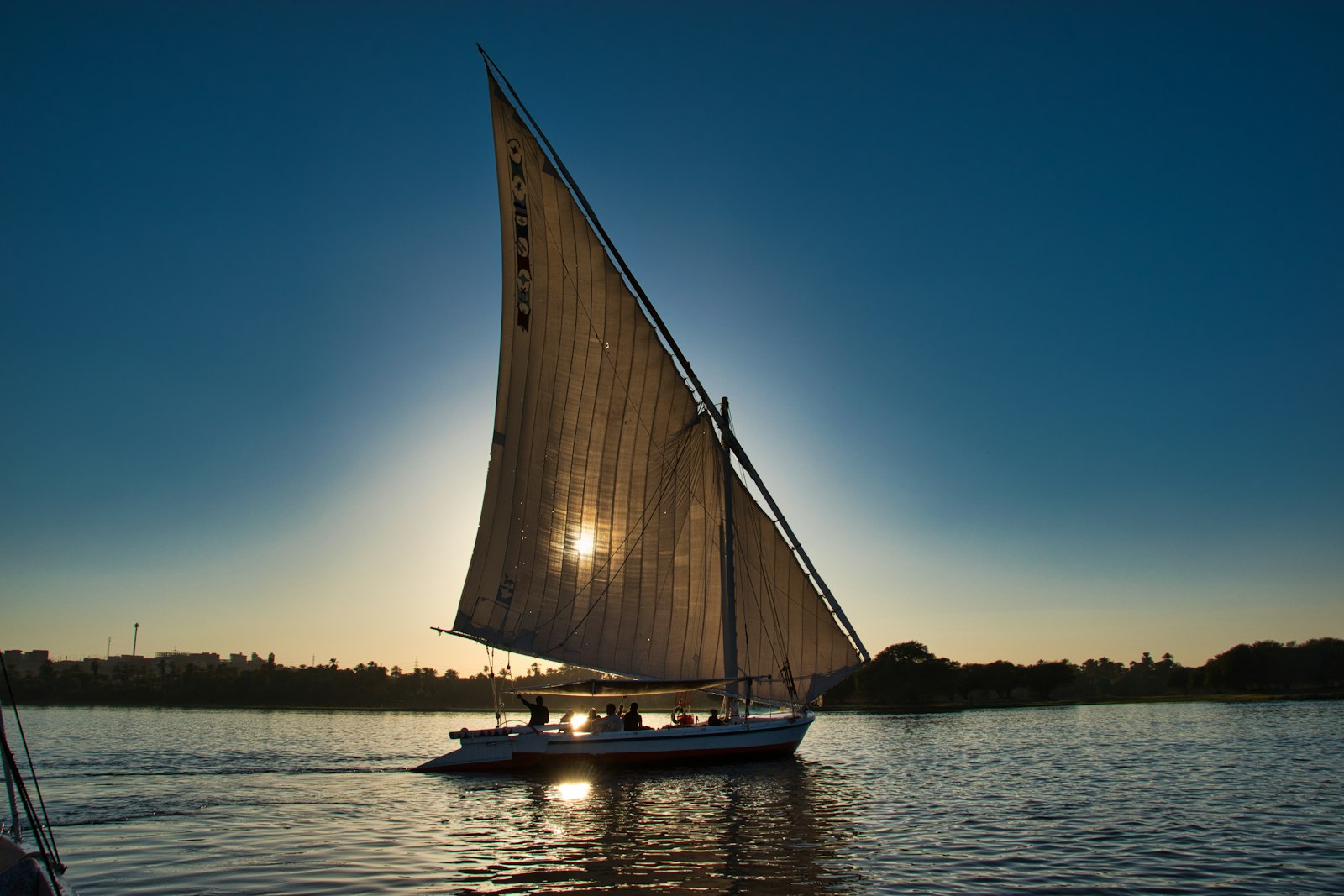 4 Days in Egypt: Pyramids, Nile Dinner Cruise & 3 Nights Hotel
