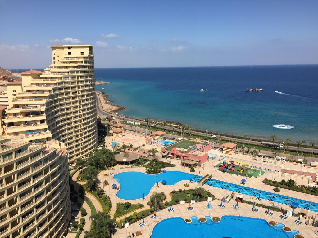 Red Sea Day Trip to Ain Sokhna from Cairo